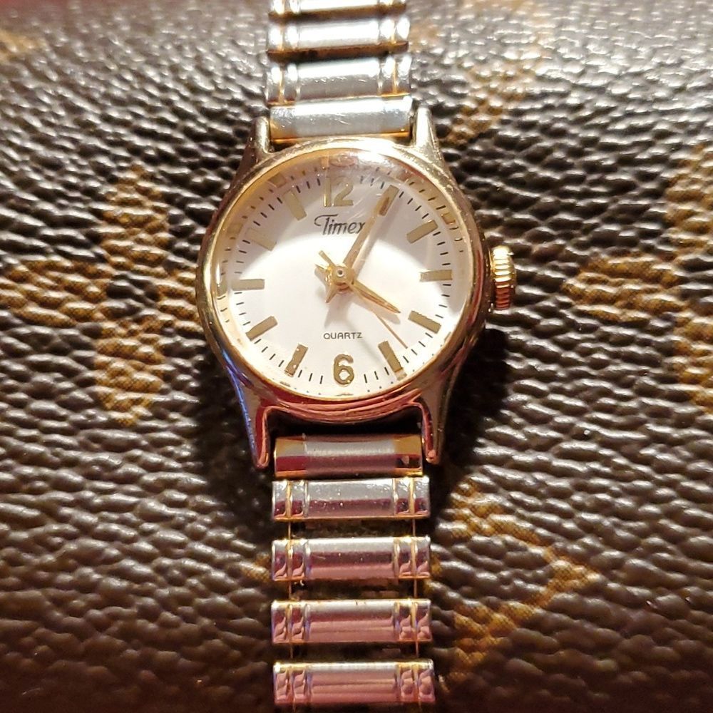 Classic Timex Ladies K1 Gold/Silver Tone Watch Expandable Band Petite Case‎